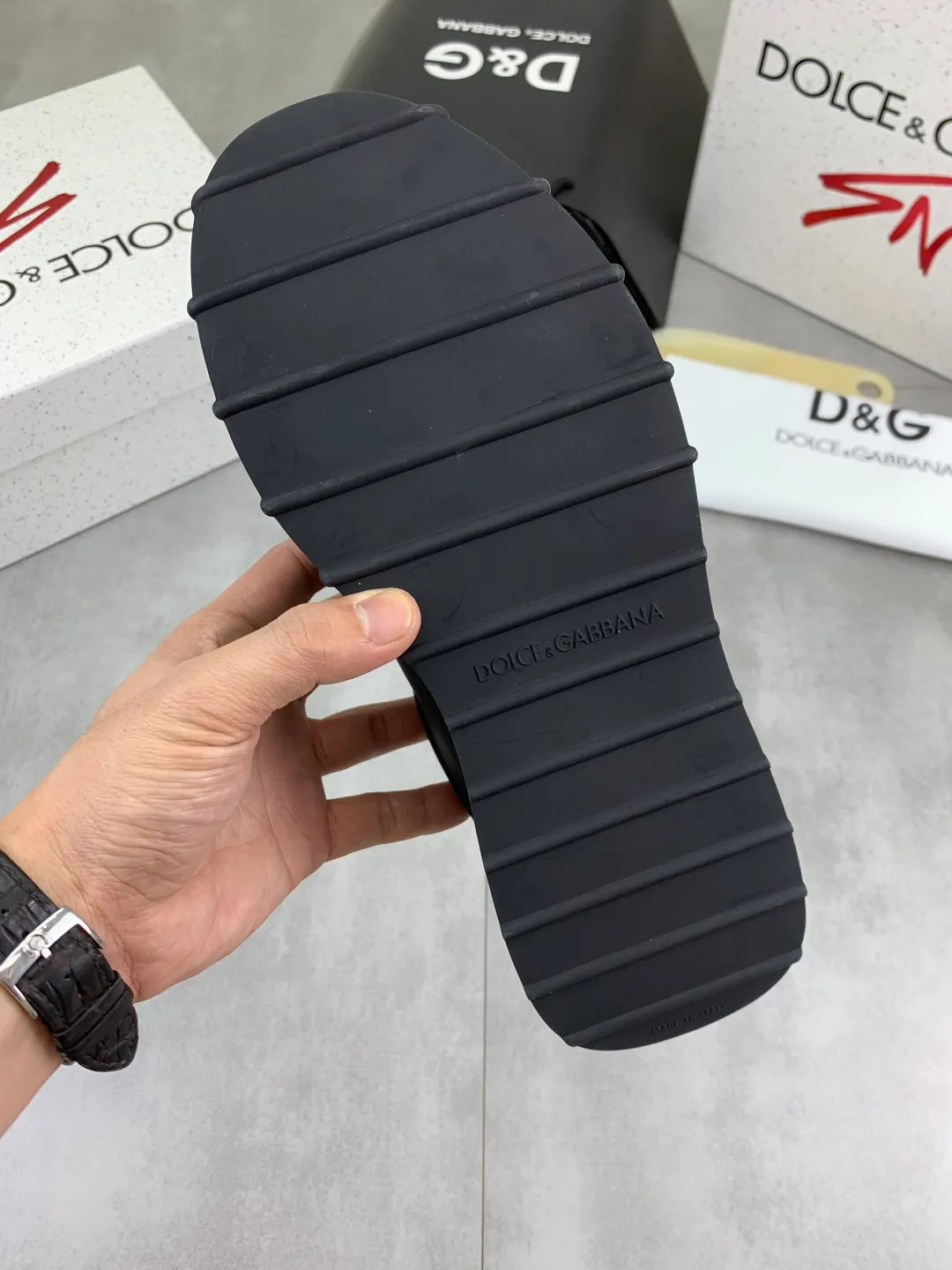 Men's men's shoes 💰P542 💰[New model] The latest hot style, top original quality, the official website synchronizes "DOLCE&GABBANA [Dolce & Gabbana] ~ High quality." The effect is low-top casual DG men's shoes, loved by many celebrities, using high-end imported first-layer calfskin splicing logo design + cowhide feet, simple and elegant, perfectly interpreting the latest inspiration of shoes, integrating classics and fashion, luxury dreams, and fashion. Suitable for drivers, light and comfortable to drive, light and breathable for outdoor travel, high-end quality, trustworthy, 5️⃣color🉑️choice! Code number: 38-46